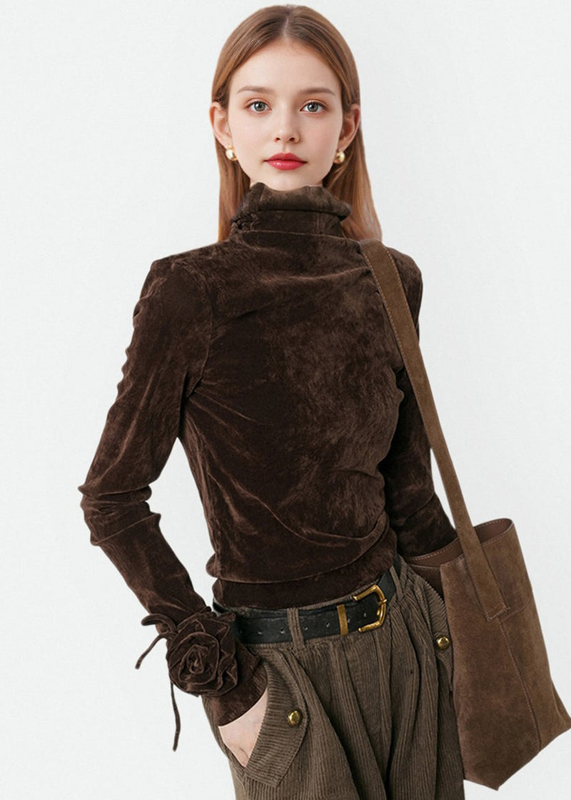 Effortlessly Elegant Top with a Timeless Design