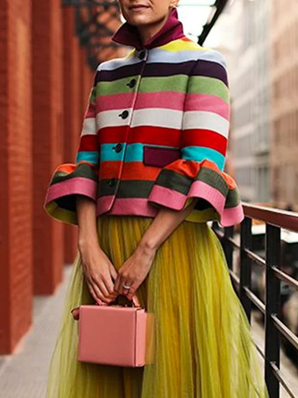 Effortlessly Elegant Jacket with a Timeless Design