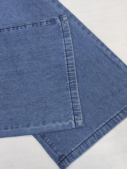 Effortlessly Elegant Pants with a Timeless Design