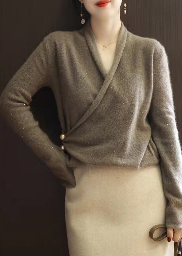 Beautifully Finished Sweater in a Timeless Design