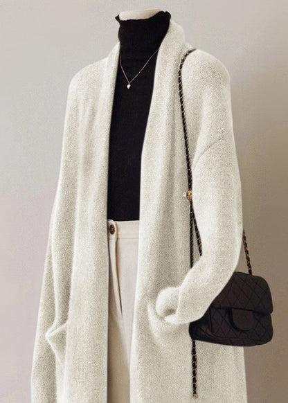 Well Tailored Cardigan with a Graceful Silhouette