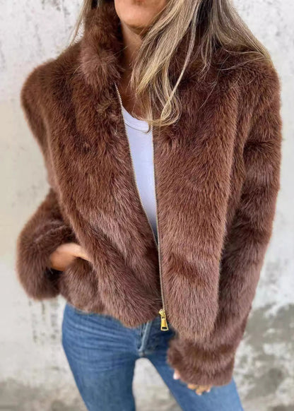Effortlessly Elegant Coat with a Timeless Design