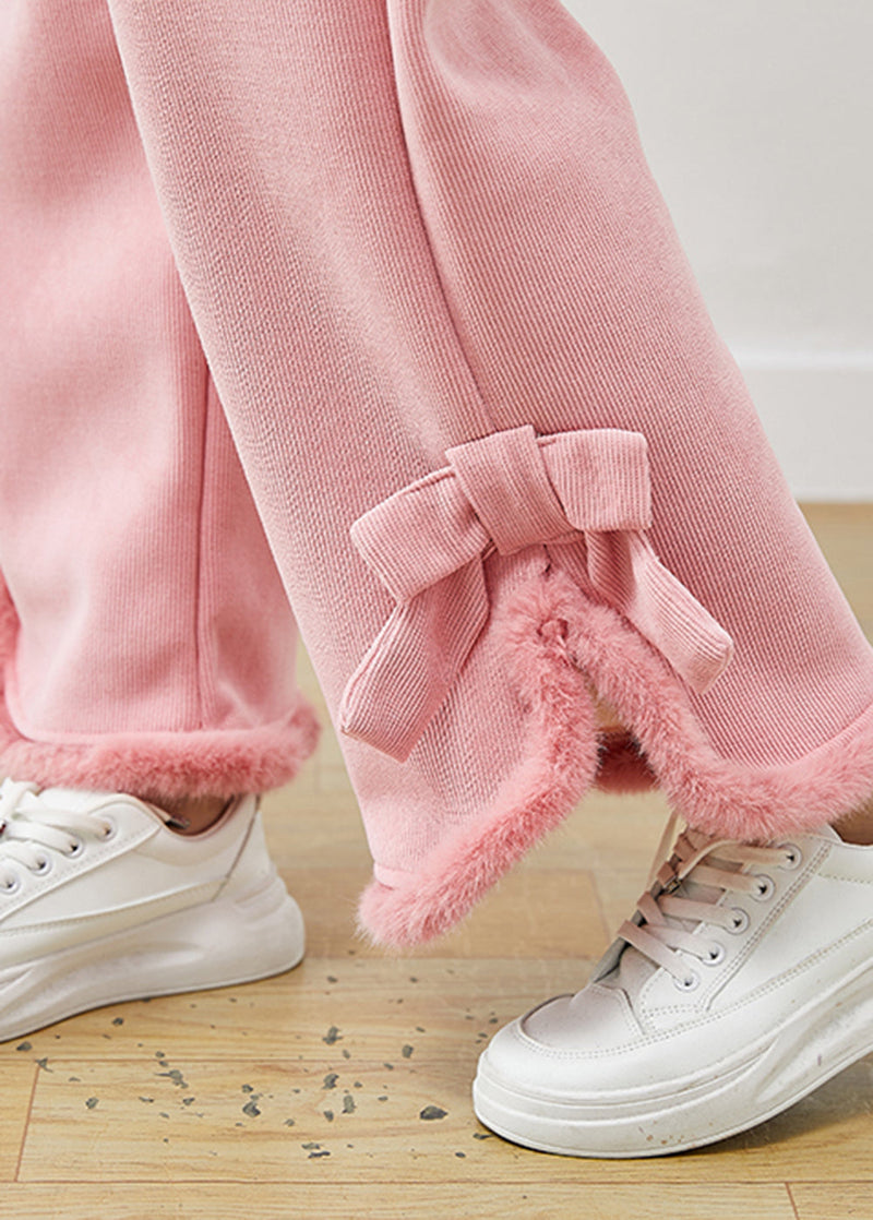 Effortlessly Elegant Pants with a Timeless Design