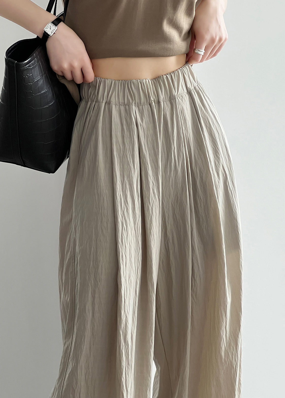 Well Tailored Pants with a Graceful Silhouette