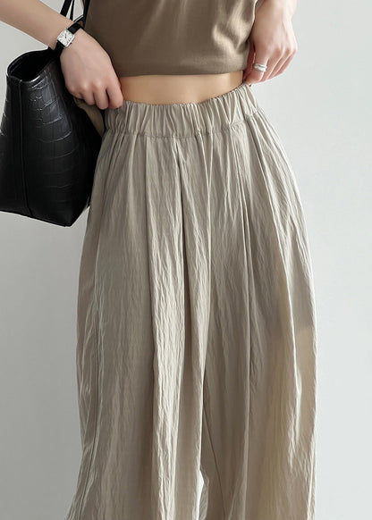 Well Tailored Pants with a Graceful Silhouette