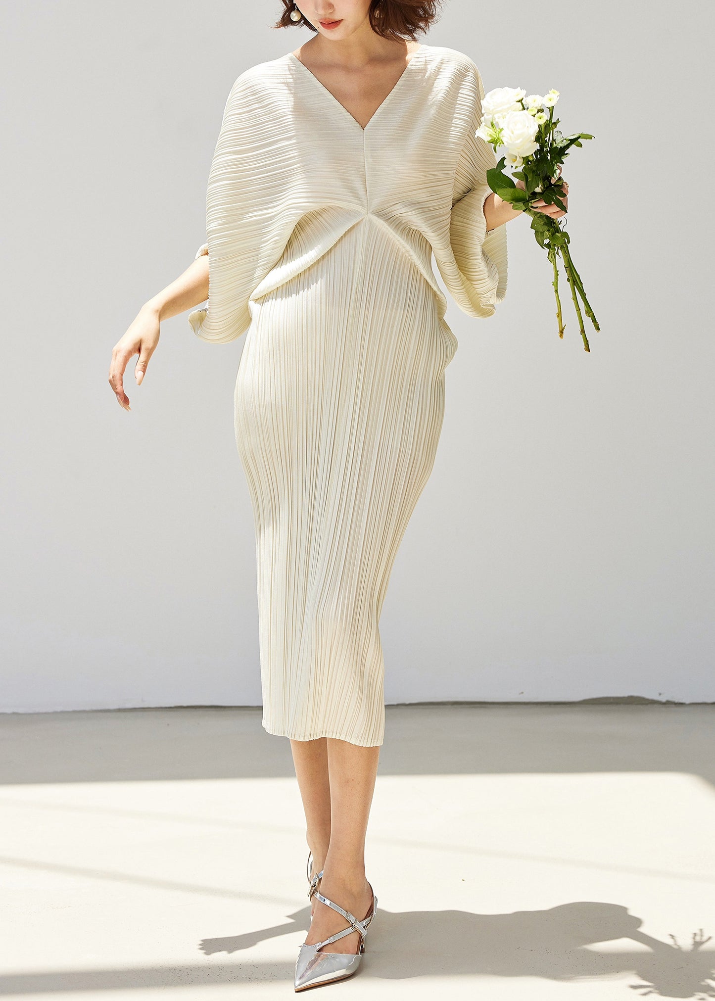 Beautifully Finished Dress in a Timeless Design