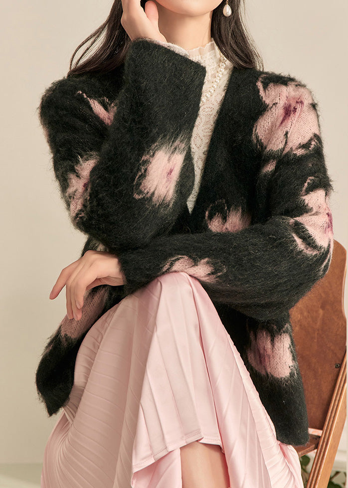 Classic Vintage Cardigan with a Flattering Fit