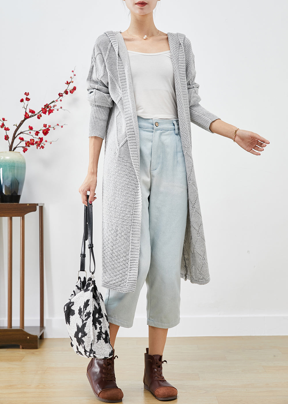 Elegantly Styled Cardigan for Everyday Wear
