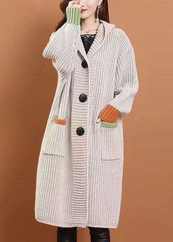 Well Tailored Cardigan with a Graceful Silhouette