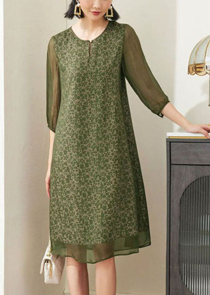 Well Tailored Dress with a Graceful Silhouette