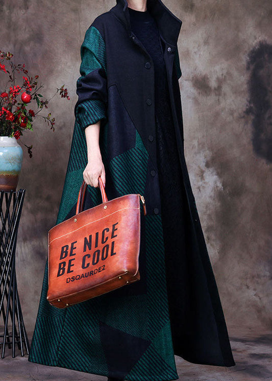Well Tailored Coat with a Graceful Silhouette
