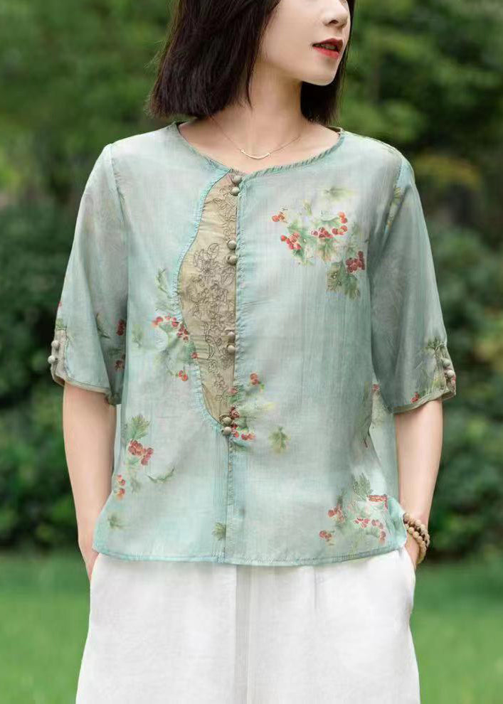 A Vintage Style Shirt with Delicate Timeless Details