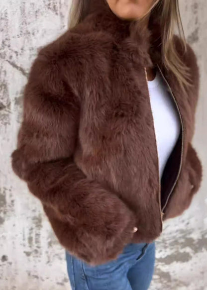 Effortlessly Elegant Coat with a Timeless Design