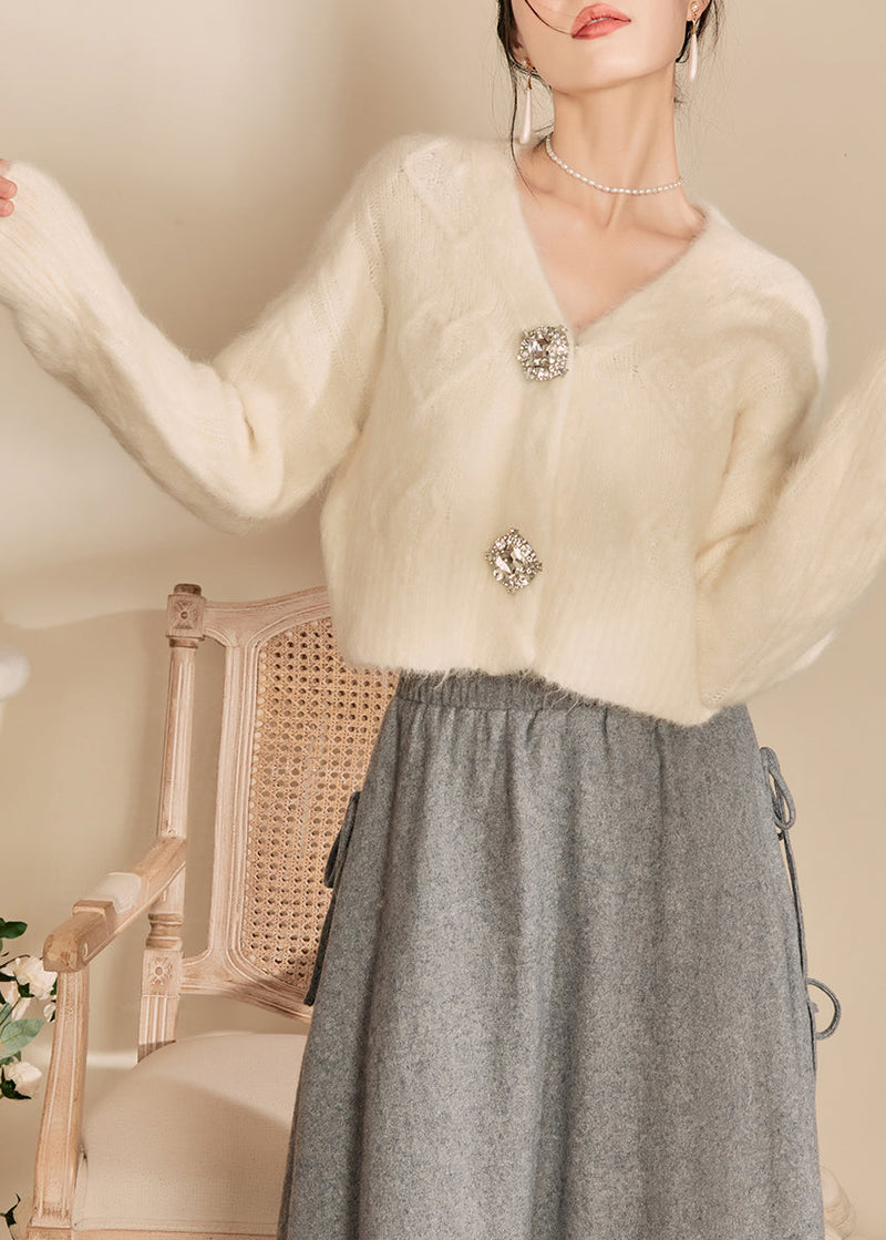 Effortlessly Elegant Cardigan with a Timeless Design