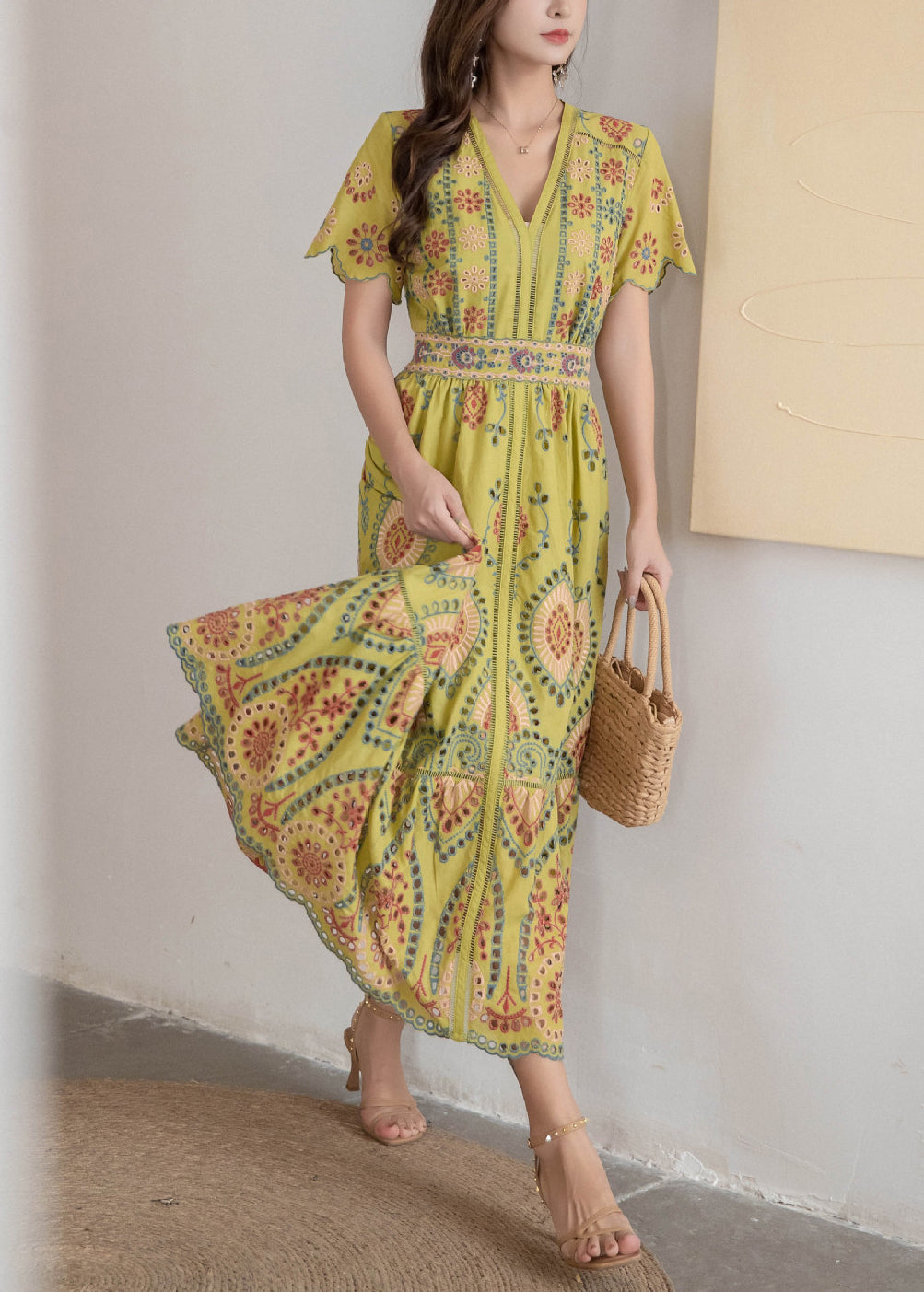 Classic Vintage Dress with a Flattering Fit