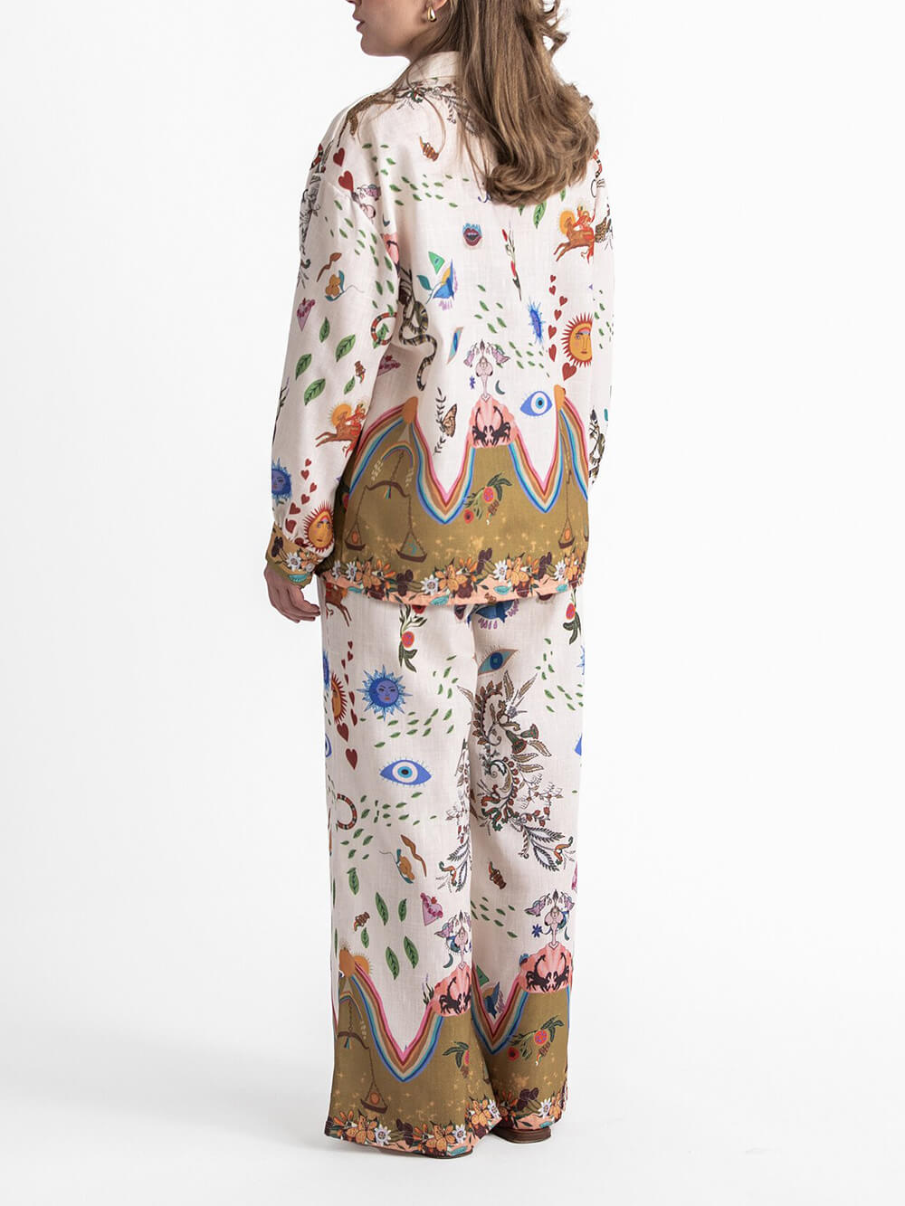 Gracefully Styled Blouse for Any Occasion