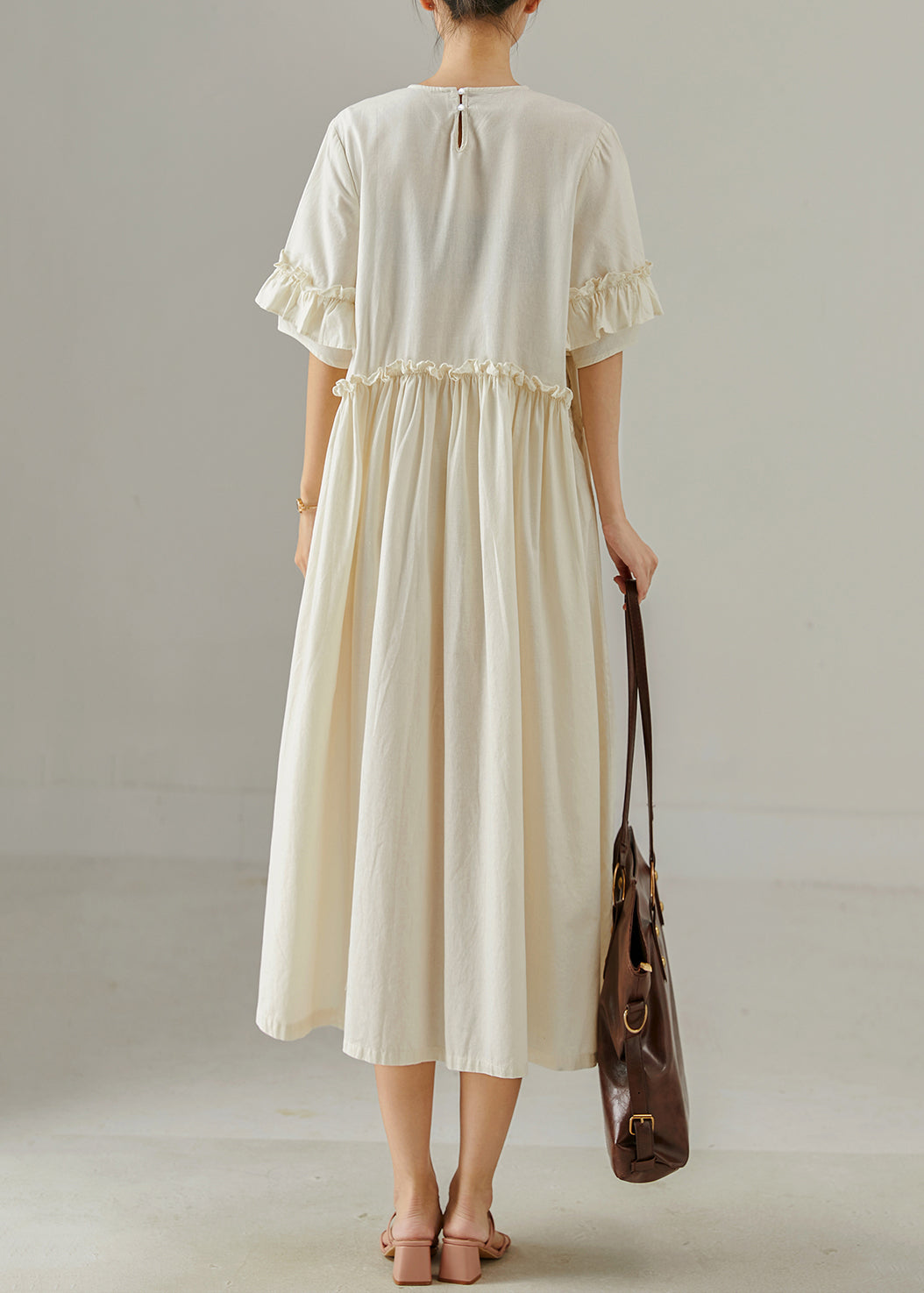 Well Tailored Dress with a Graceful Silhouette