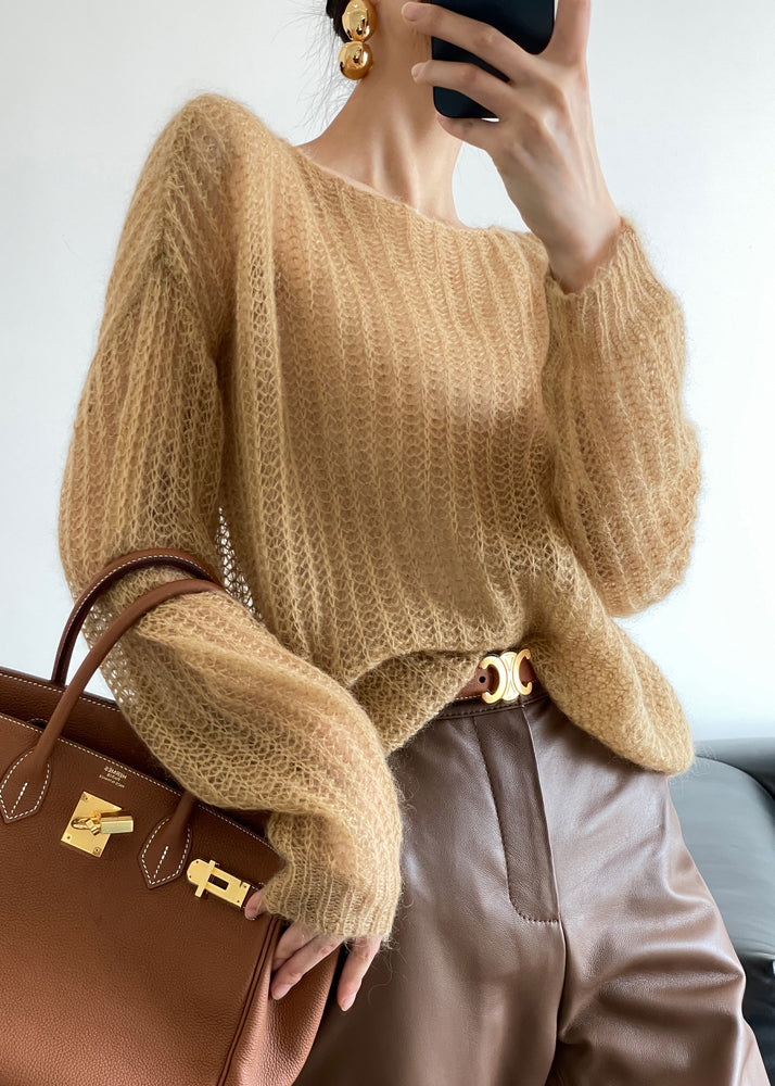 Well Tailored Sweater with a Graceful Silhouette