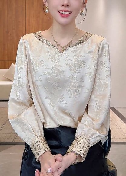 Well Tailored Top with a Graceful Silhouette