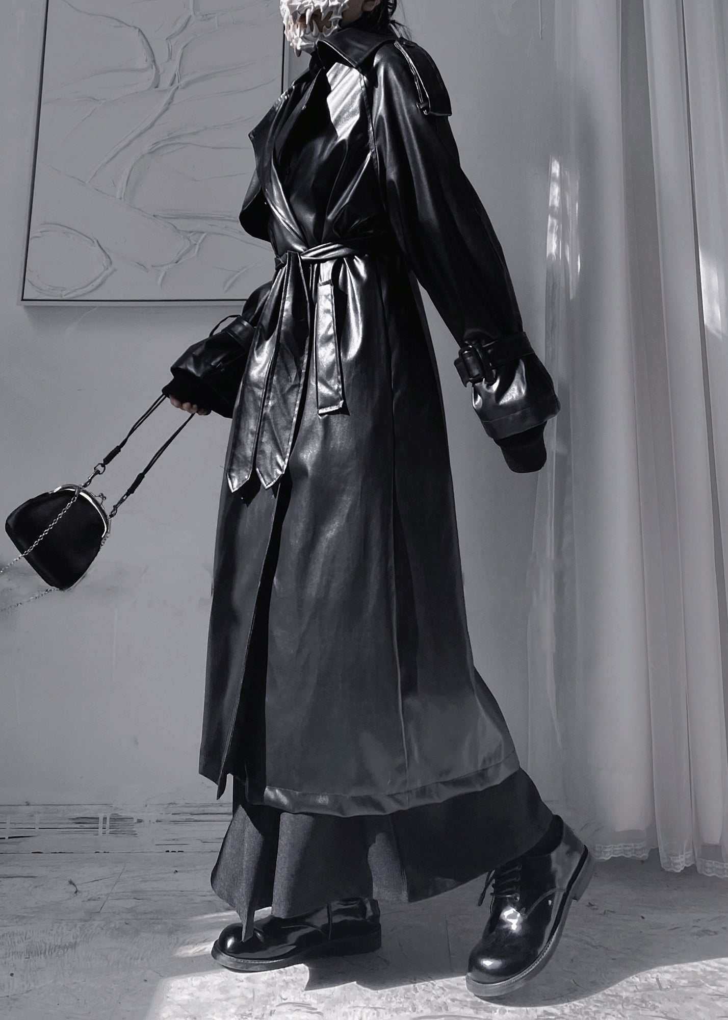 Well Tailored Coat with a Graceful Silhouette