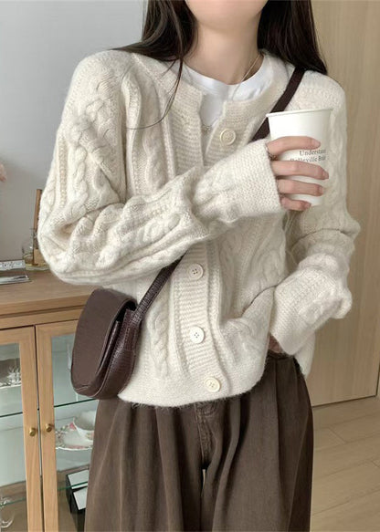 Elegantly Styled Coat for Everyday Wear