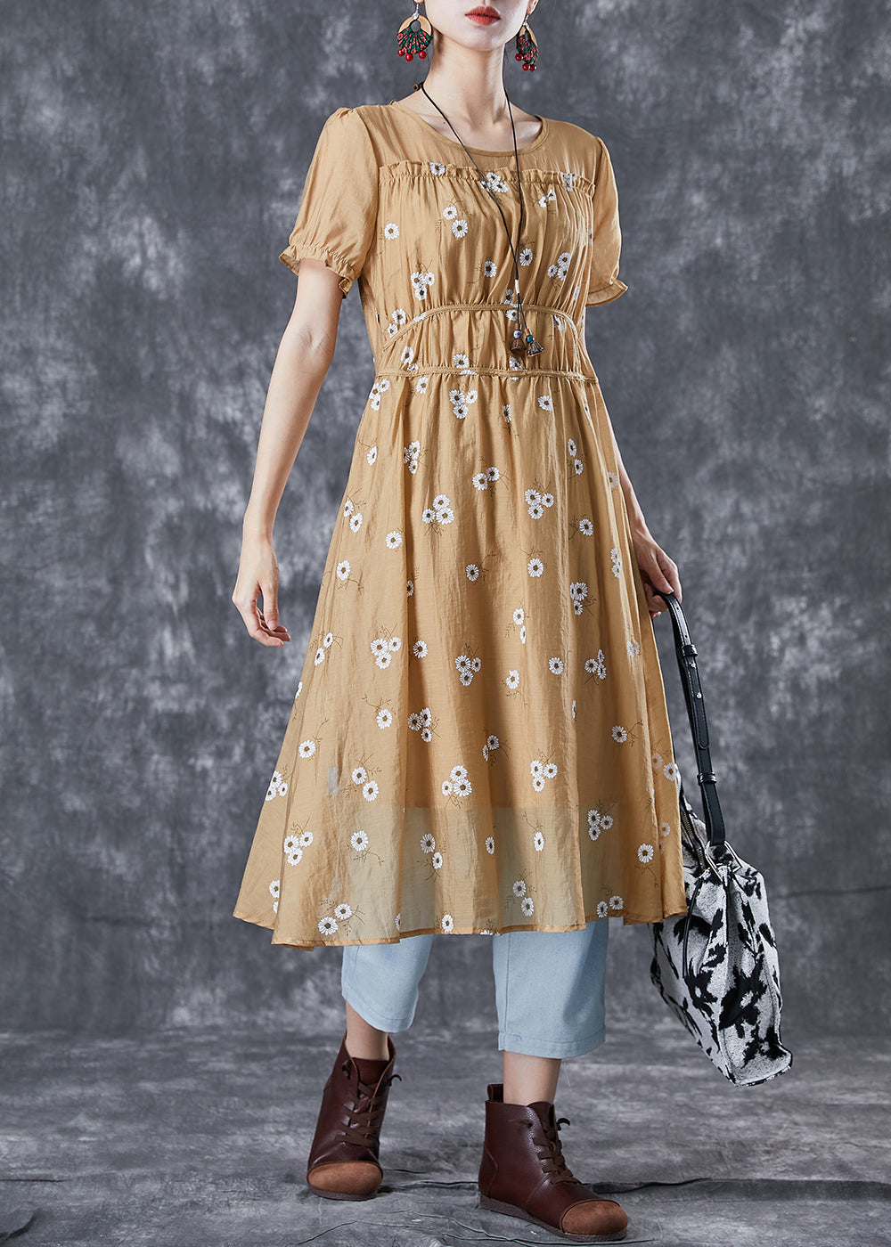 Well Tailored Dress with a Graceful Silhouette