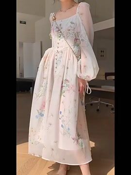 Classic Vintage & Enduringly Stylish Dress