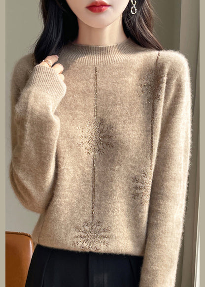 Classic Vintage Sweater with a Flattering Fit