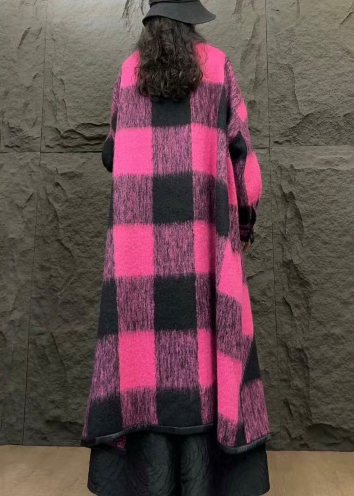 Well Tailored Coat with a Graceful Silhouette