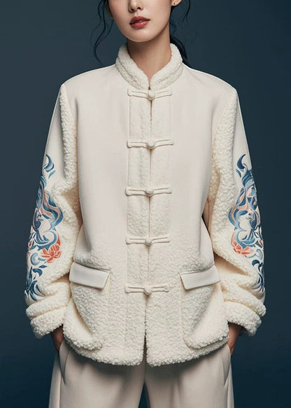 Well Tailored Coat with a Graceful Silhouette