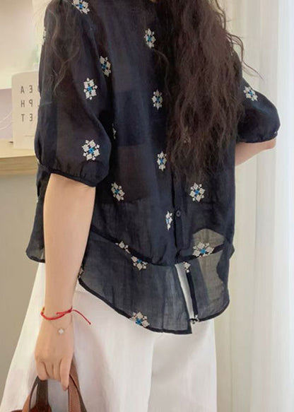 Effortlessly Elegant Blouse with a Timeless Design