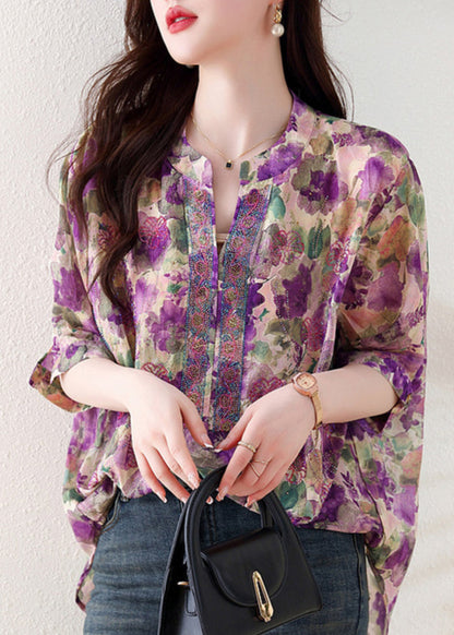 Classic Vintage Blouse with a Flattering Fit