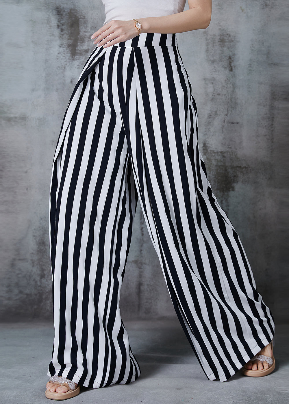 Classic Vintage Pants with a Flattering Fit