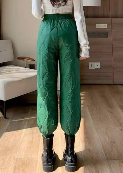 Effortlessly Elegant Pants with a Timeless Design