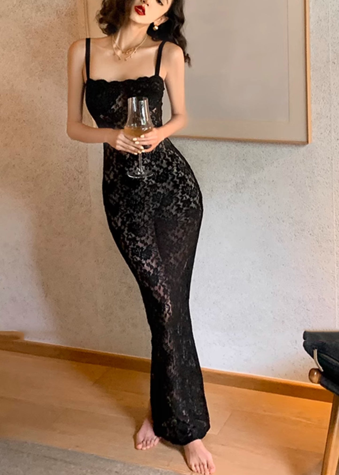 Well Tailored Dress with a Graceful Silhouette