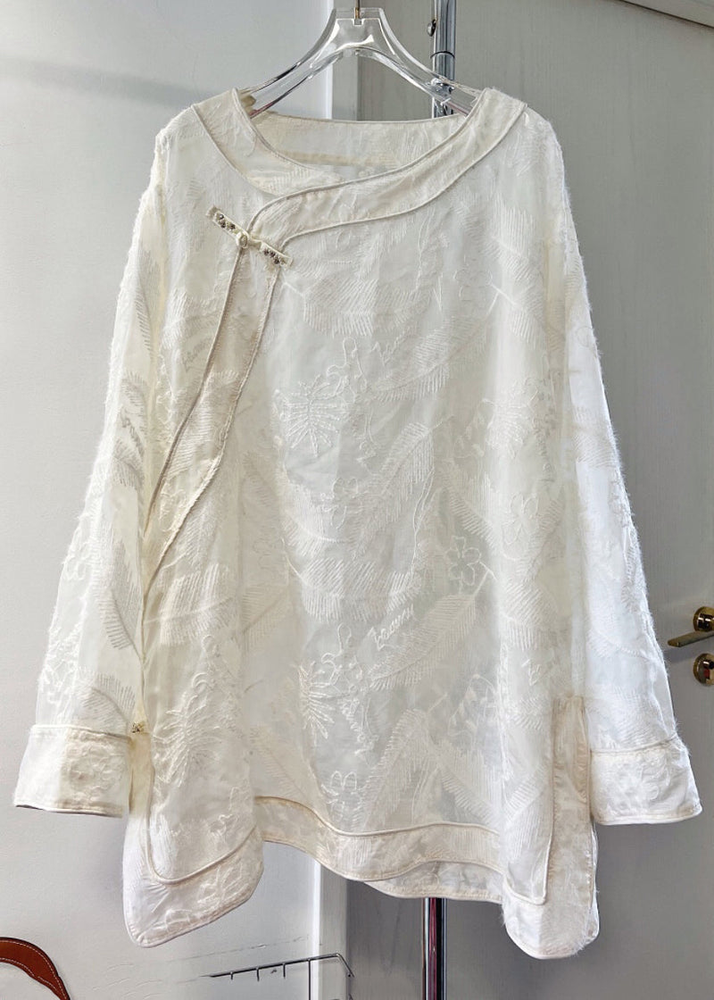 Beautifully Finished Blouse in a Timeless Design