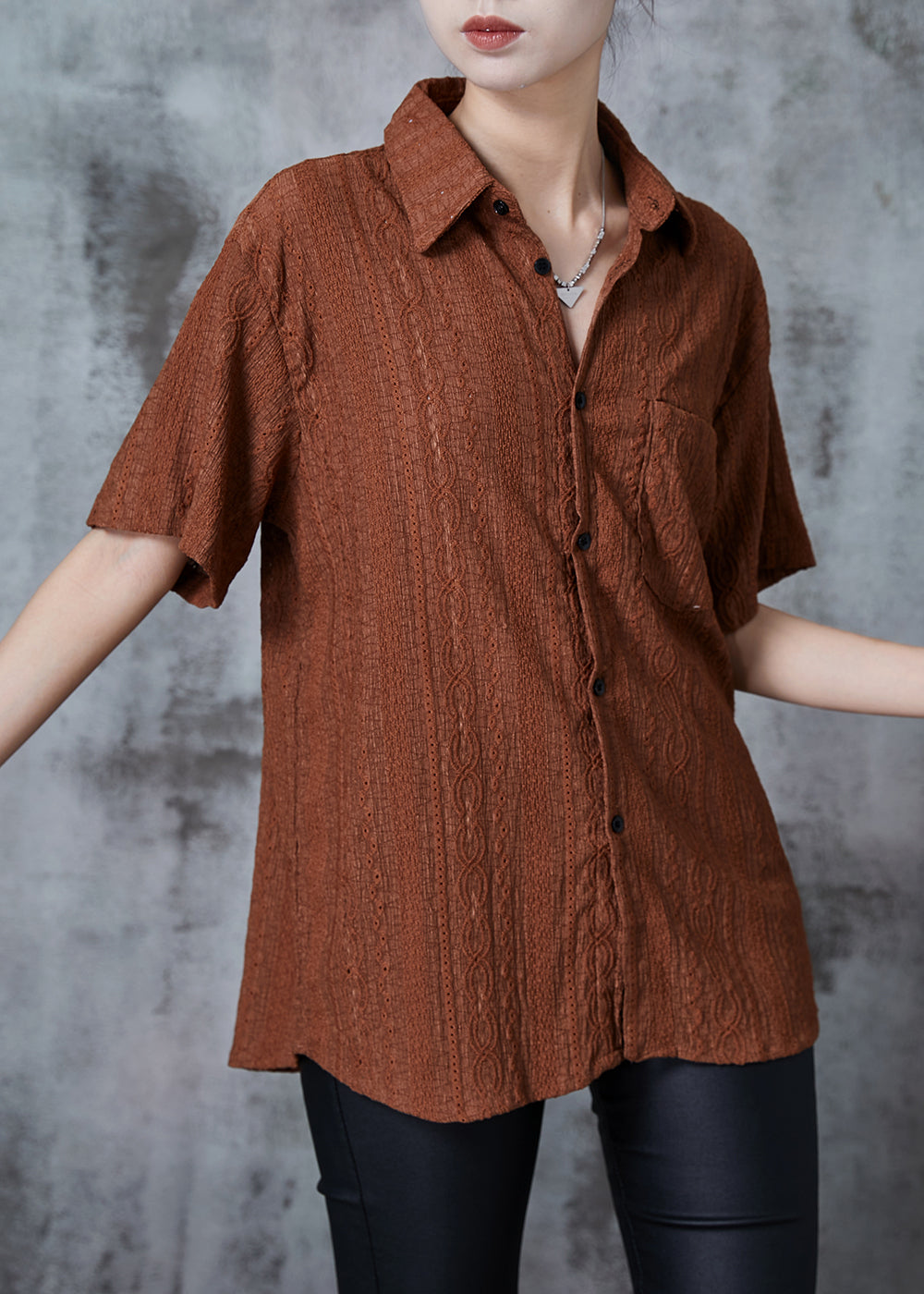 Effortlessly Elegant Shirt with a Timeless Design