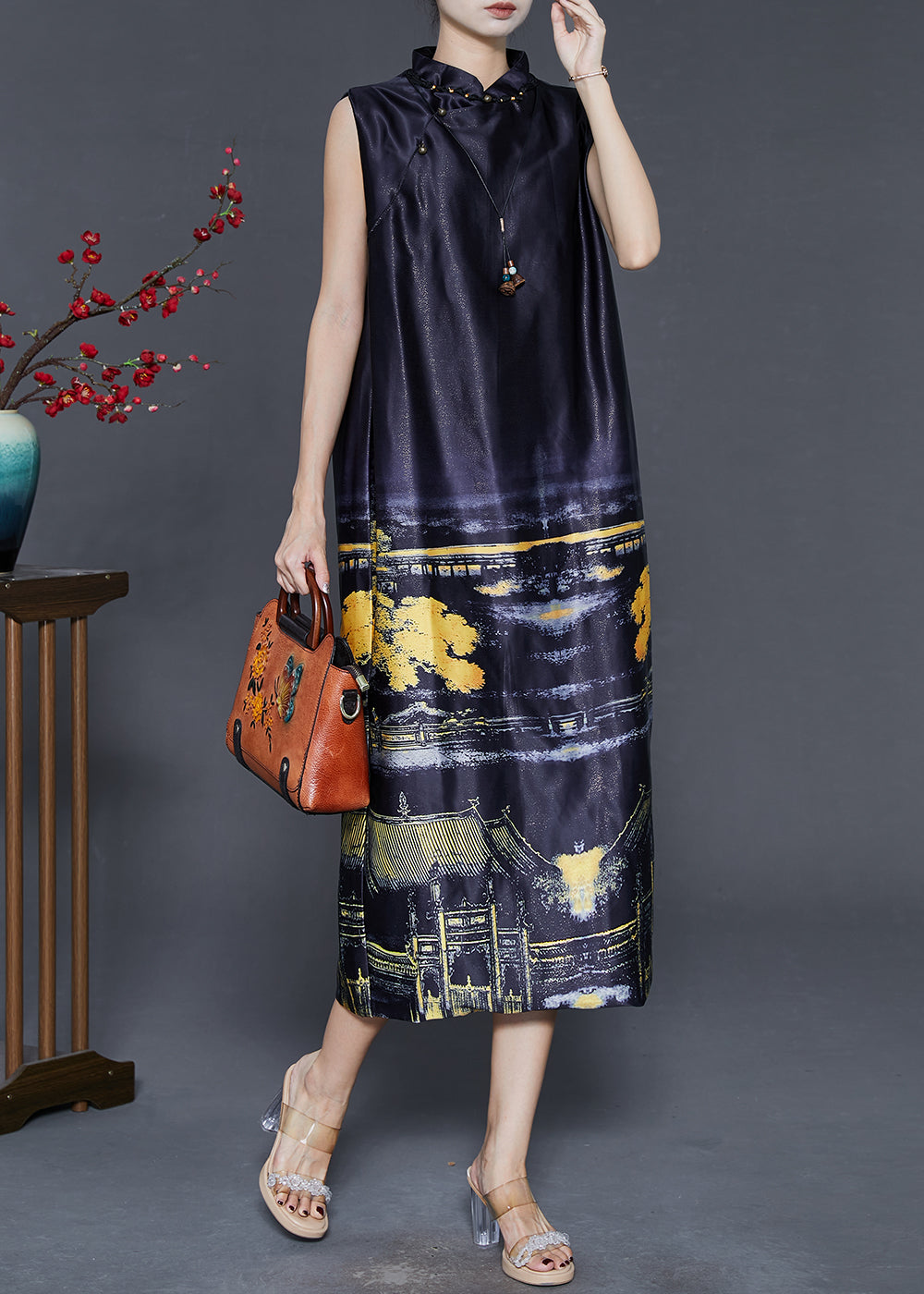Gracefully Styled Dress for Any Occasion
