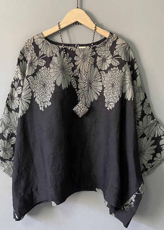 Classic Vintage Blouse with a Flattering Fit