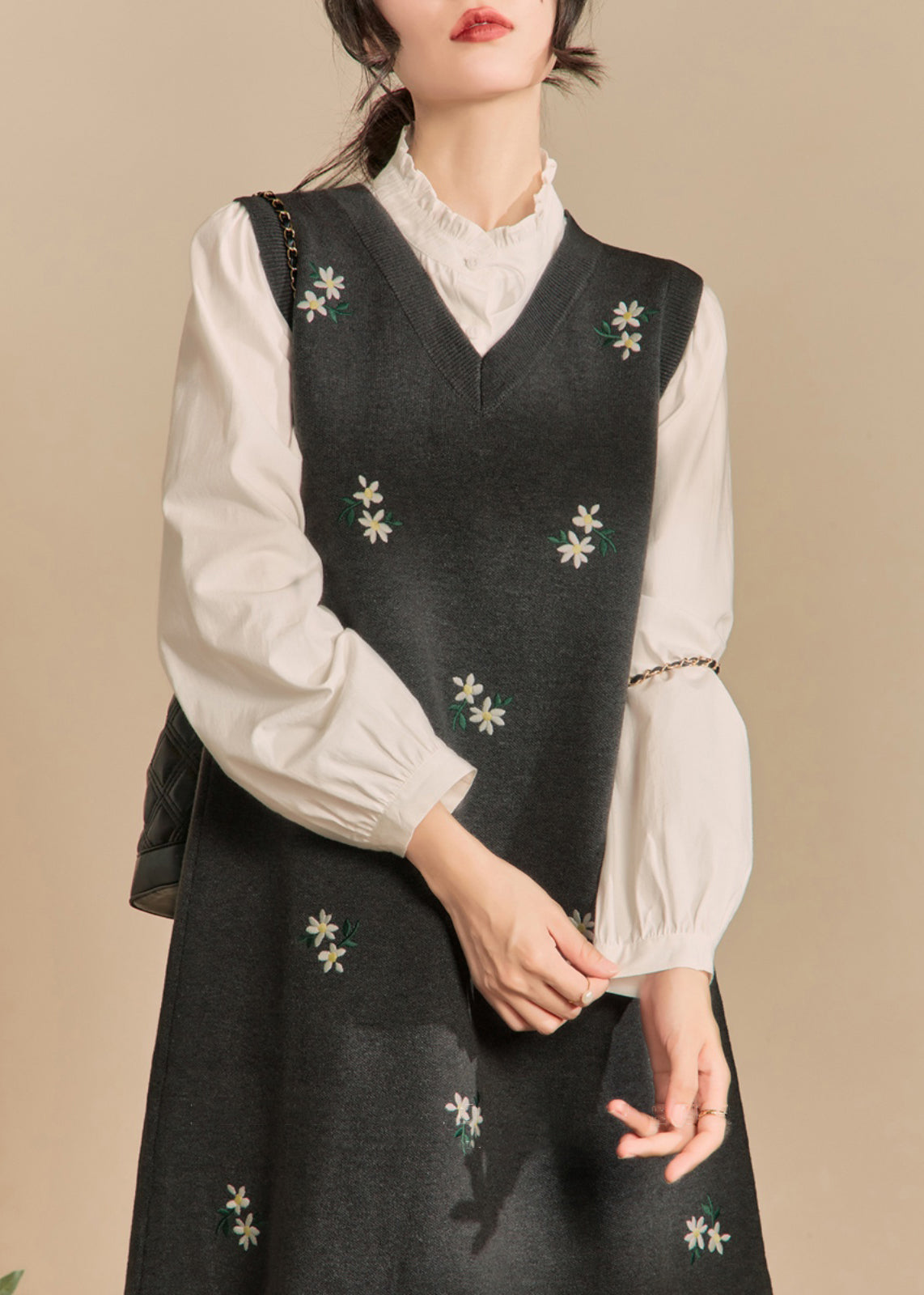 Beautifully Finished Dress in a Timeless Design