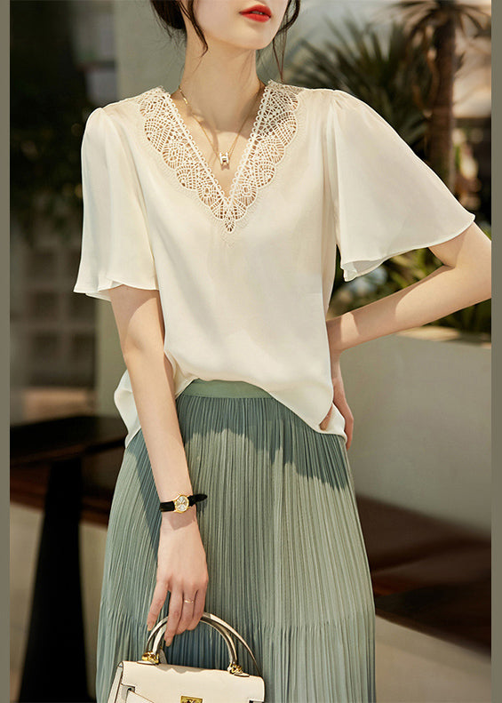 Beautifully Crafted Blouse in a Classic Style