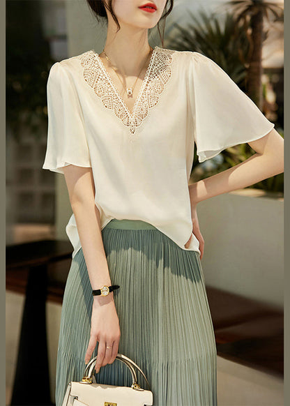Beautifully Crafted Blouse in a Classic Style