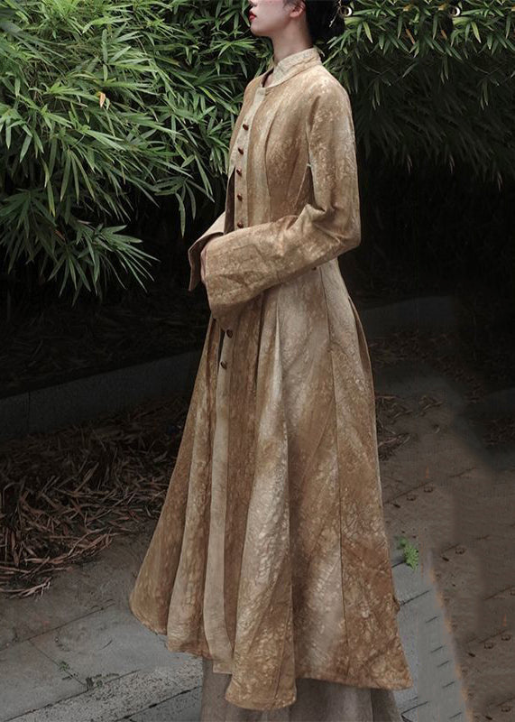 Well Tailored Coat with a Graceful Silhouette