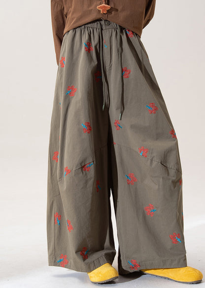 Effortlessly Elegant Pants with a Timeless Design