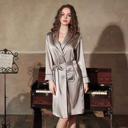 Finely Styled Dress with a Classic Vintage Look