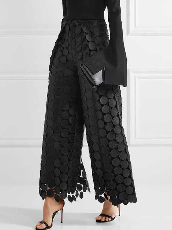 Polished Trousers with an Effortless Classic Look