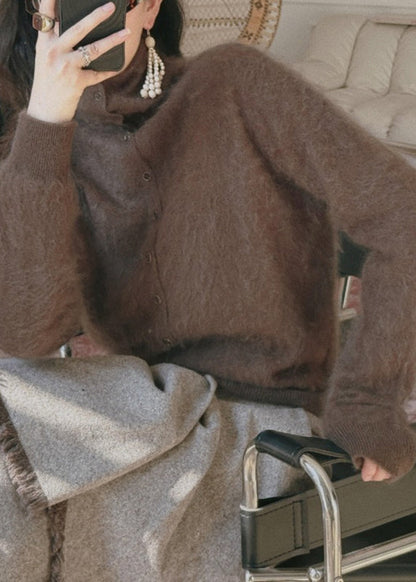 Classic Vintage Sweater with a Flattering Fit