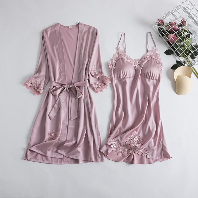 Finely Styled Garment with a Classic Vintage Look