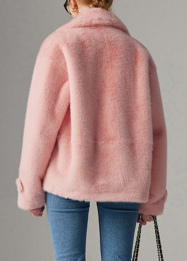 Effortlessly Elegant Coat with a Timeless Design