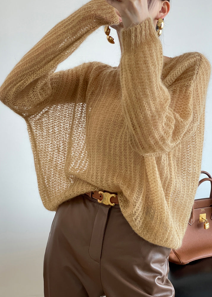 Well Tailored Sweater with a Graceful Silhouette